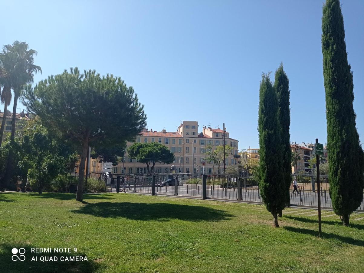 Studette En Plein Coeur Du Vieux Nice Exterior photo