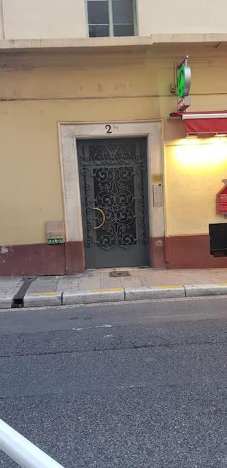 Studette En Plein Coeur Du Vieux Nice Exterior photo